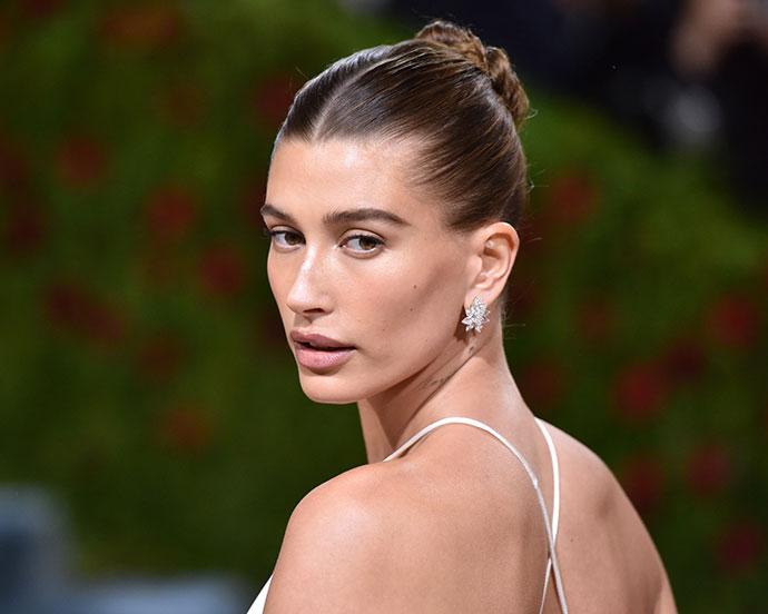 Slicked-Back-Hair-Inspo-&-Tutorial-02