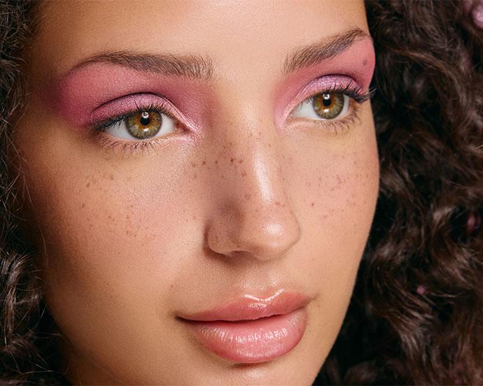 01 holiday-party-makeup