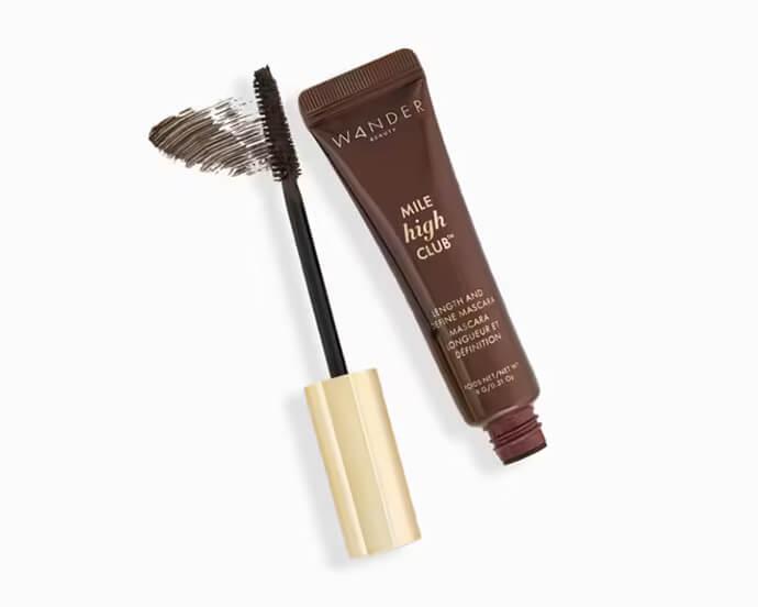 WANDER BEAUTY Mile High Club™ Length and Define Mascara in Espresso