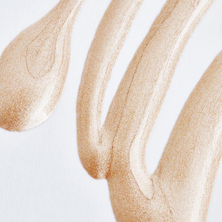 An image of a liquid highlighter swatched Mobile