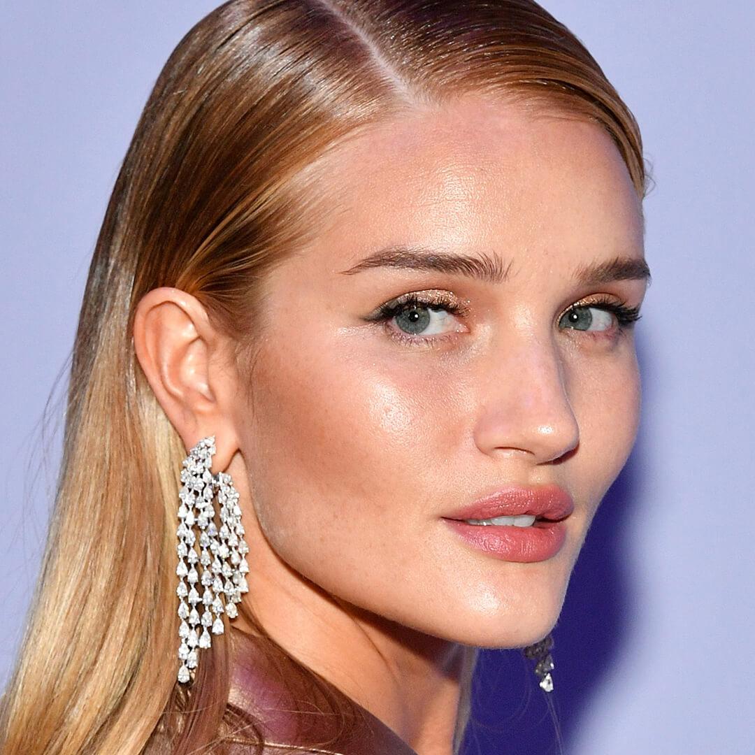 Rosie Huntington-Whiteley rocking a dewy bronzed, sun-kissed look Mobile
