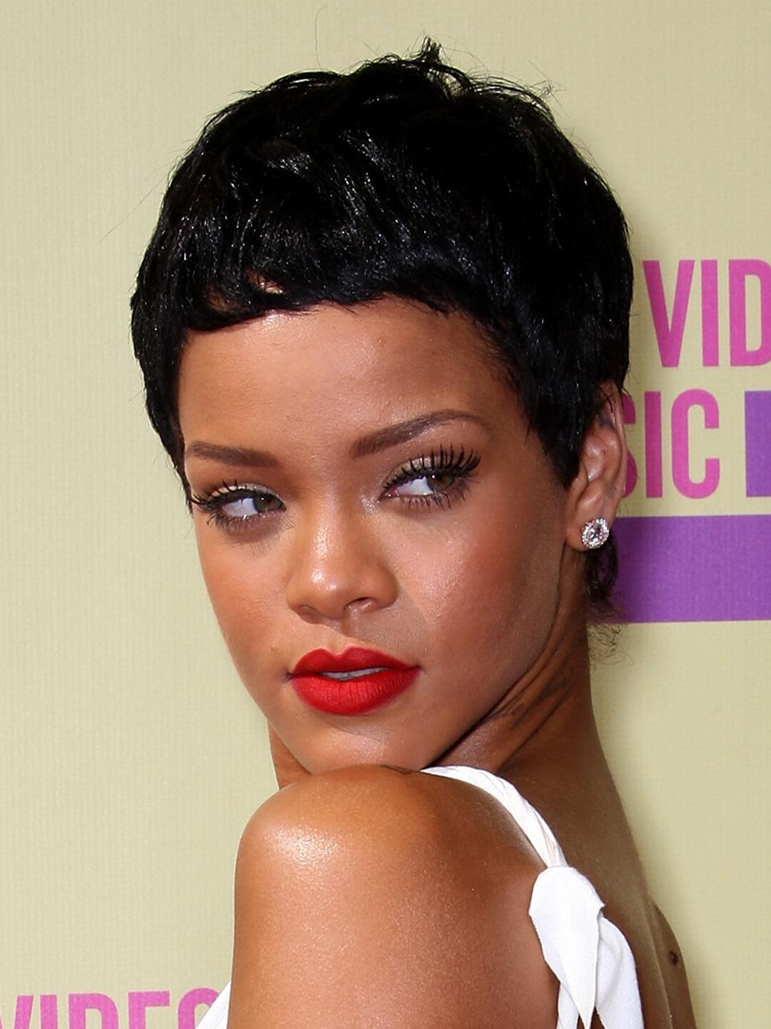 Rihanna rocking a classic pixie cut hairstyle Desktop