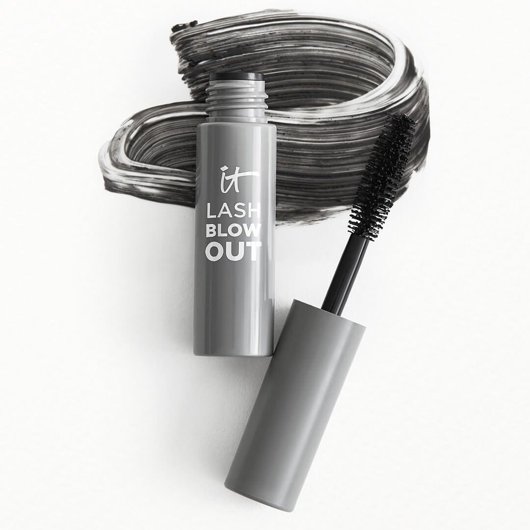 IT COSMETICS Lash Blowout Salon Volume Lift Mascara in Black Desktop