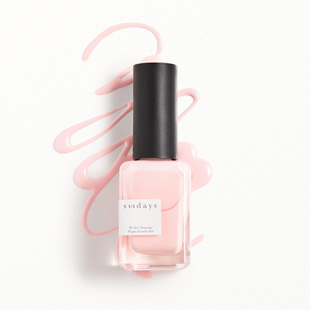 SUNDAYS Nail Polish in No. 04 Mobile productId:p-k1ksobphjzpm6hw