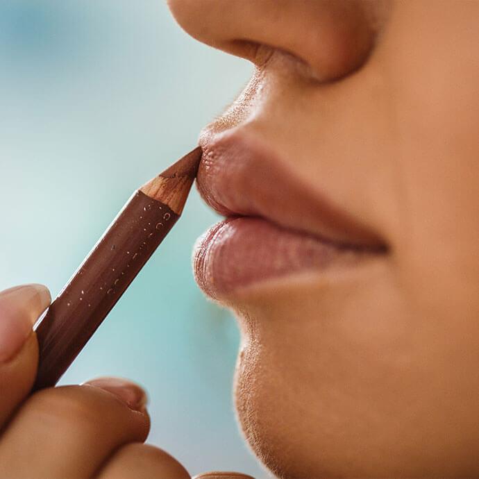 how-to-contour-you-lips-mobile