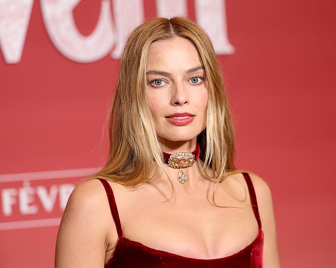 Margot Robbie attends the "Hurlevent" Photocall at Le Grand Rex on February 02, 2026 in Paris, France.