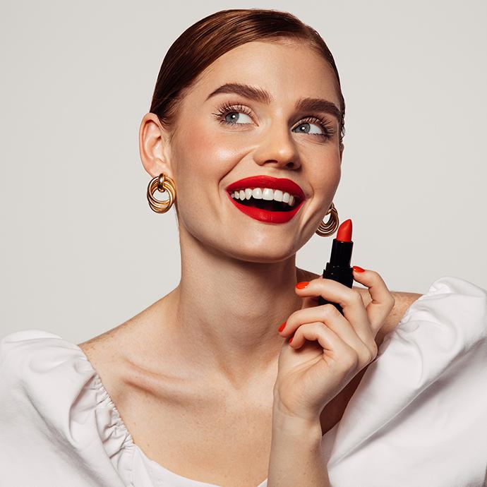 what-color-lipstick-makes-teeth-look-whiter mobile