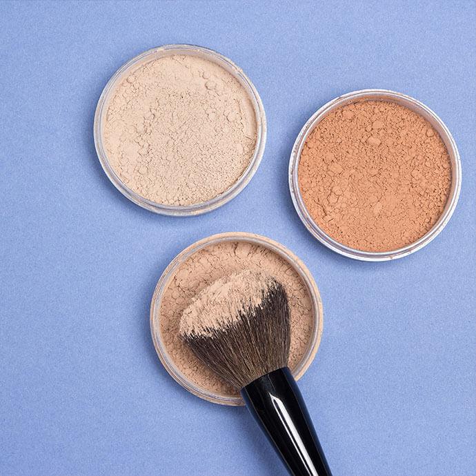 Tips Powder Color How to Choose a Setting Powder Color to Suit Your Makeup From Experts ...