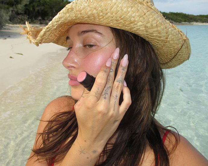 strawberry-milk-nails-header