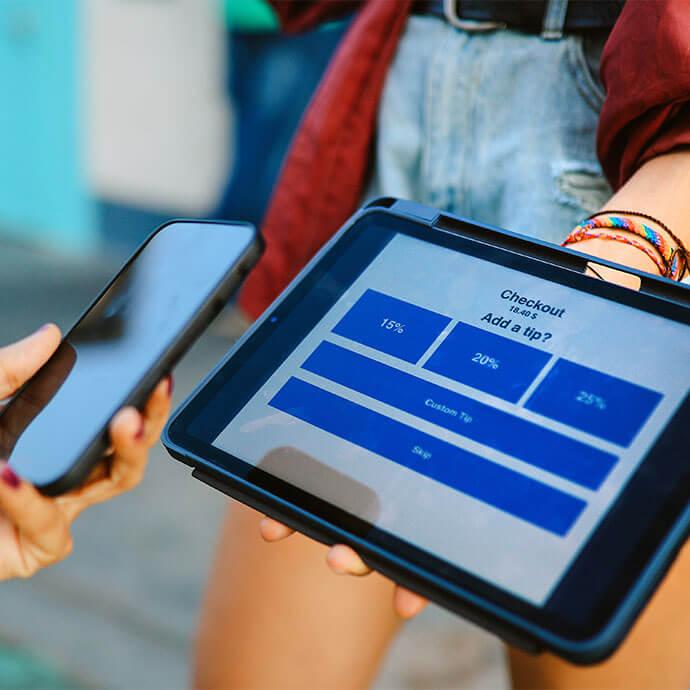 how-much-to-tip-beauty-services-header-mobile