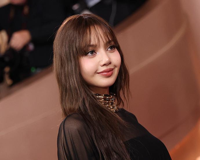 LISA-s Glowy, Barely-There Makeup thanksgiving-makeup-looks desktop