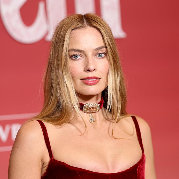 Margot Robbie attends the "Hurlevent" Photocall at Le Grand Rex on February 02, 2026 in Paris, France.