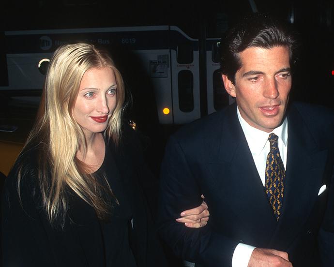 carolyn-bessette-kennedy-hair-blowout 02