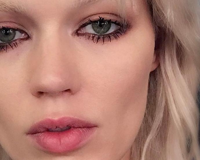 clumpy-mascara desktop