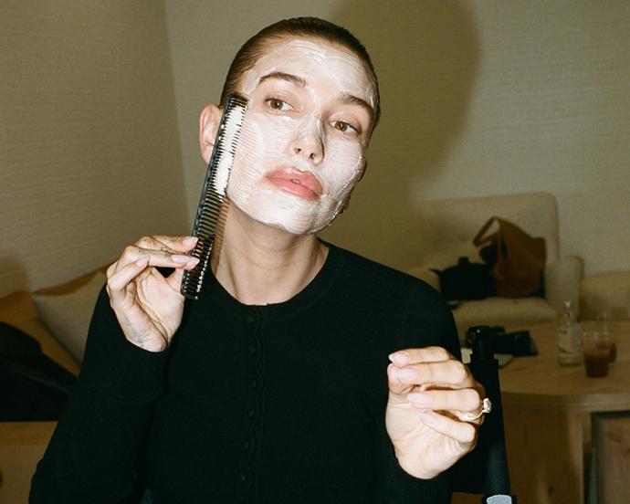 hailey-bieber-face-mask-comb desktop