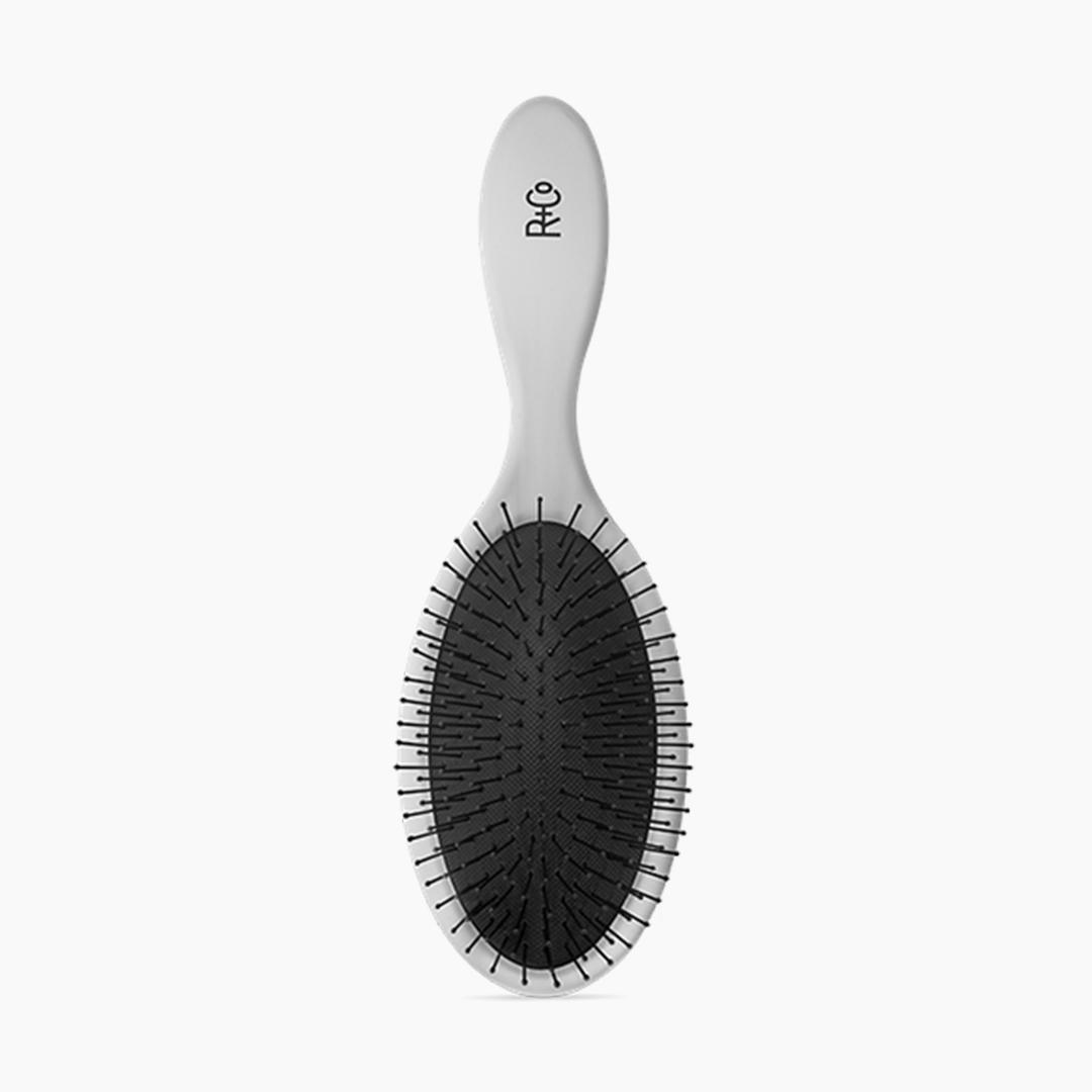 R+CO Detangling Brush Desktop