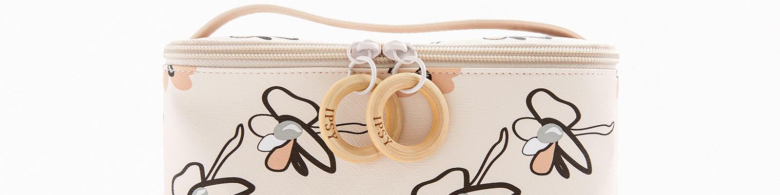 An image of the April 2020 Glam Bag Ultimate. Desktop