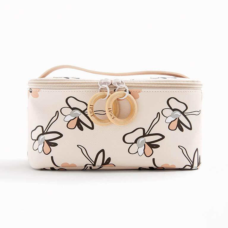 An image of the April 2020 Glam Bag Ultimate. Mobile