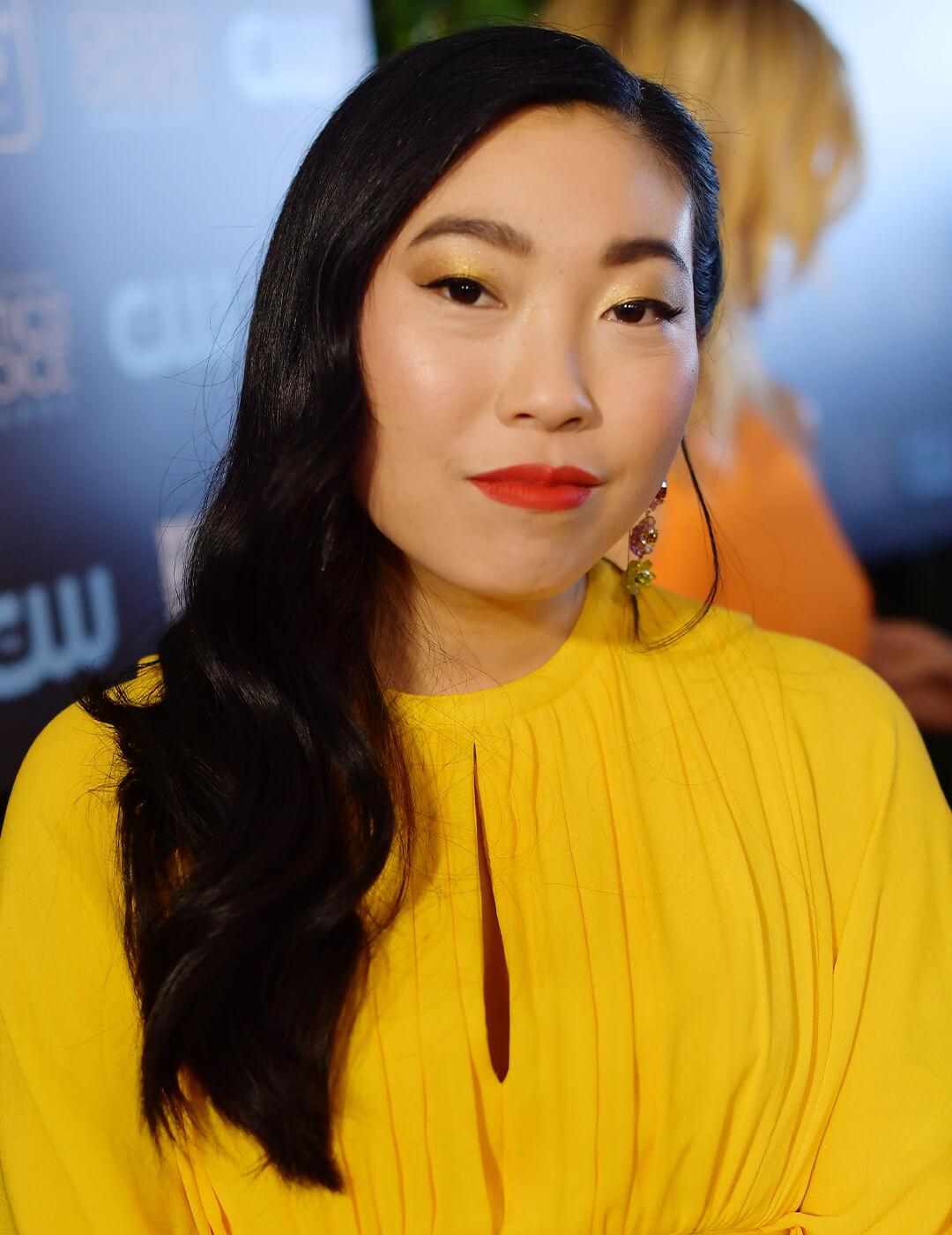 An image of Awkwafina with a classy inky black hair color Desktop