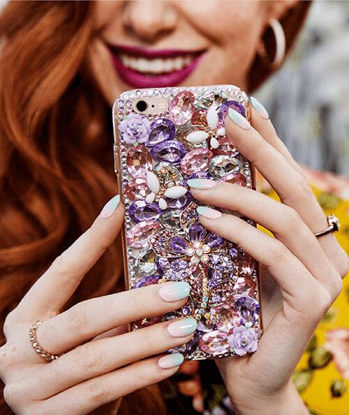 Ipster Madeline shows off her pink-and-blue dip dye nails. Mobile