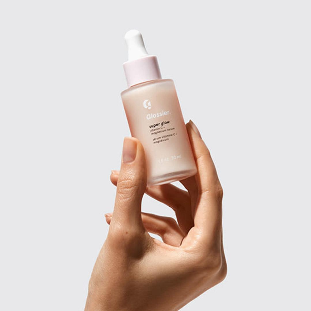 GLOSSIER Super Glow Vitamin C + Magnesium Serum Desktop