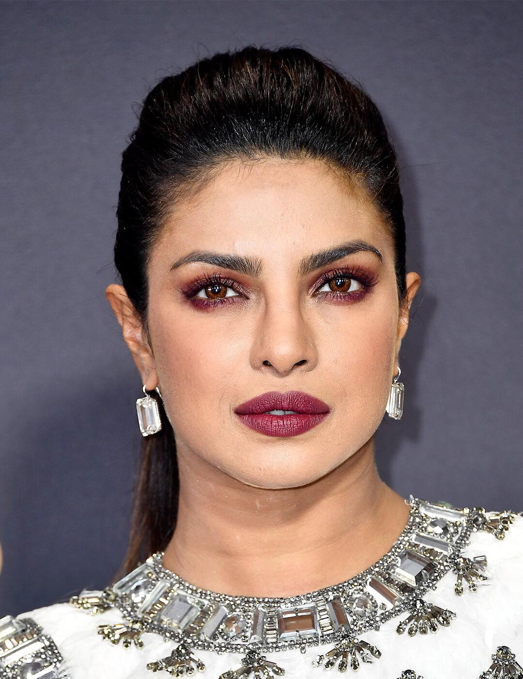 Priyanka Chopra rocking a burgundy monochromatic makeup look Desktop