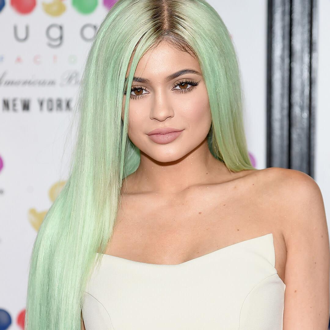 A photo of Kylie Jenner with mint green hair Mobile