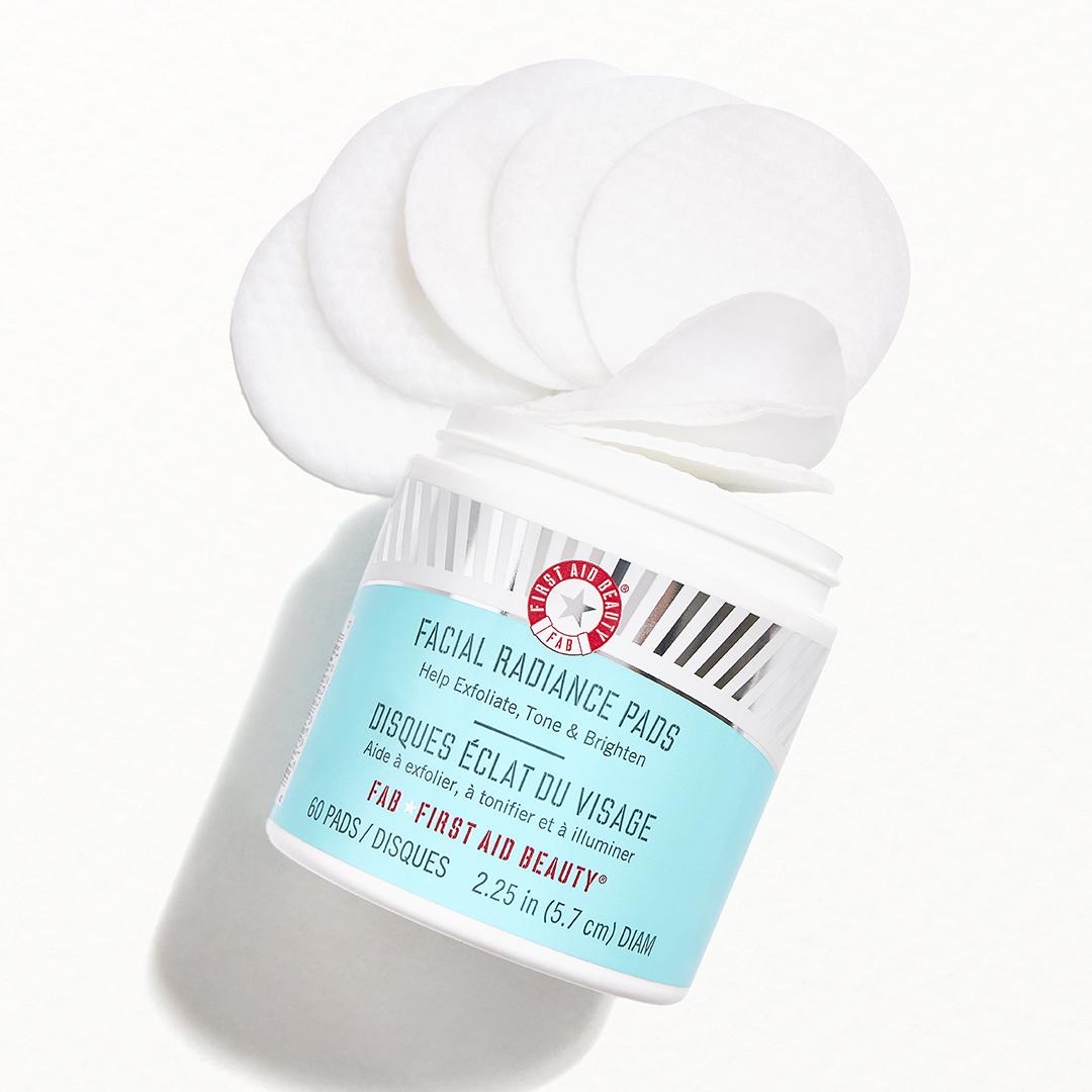 FIRST AID BEAUTY Facial Radiance Pads Mobile