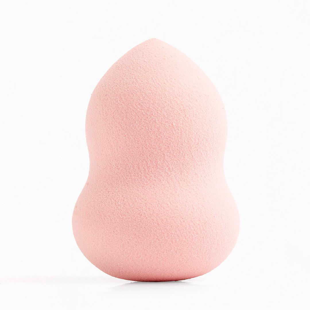 Here’s How to Use a Makeup Sponge, Step-by-Step From Experts