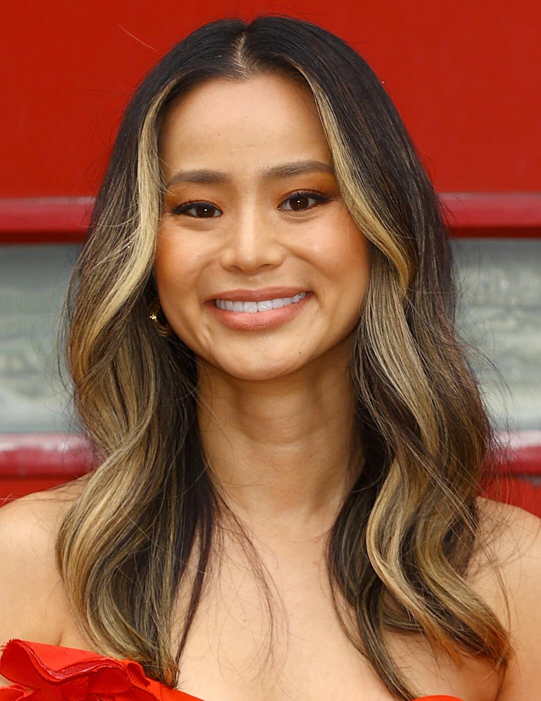A photo of Jamie Chung looking fresh with highlights Desktop