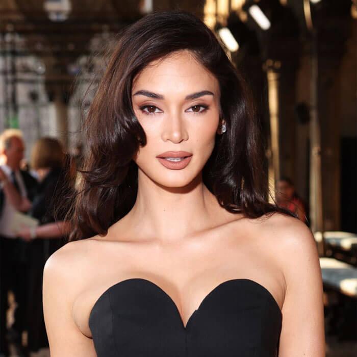 Pia Wurtzbach attends the Max Mara Resort 2025 Desktop