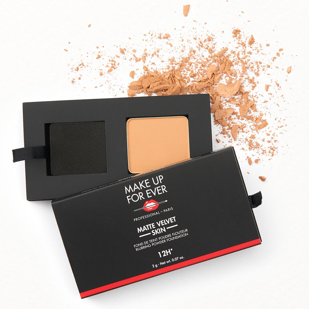 MAKE UP FOR EVER Matte Velvet Skin Blurring Powder Foundation Mobile