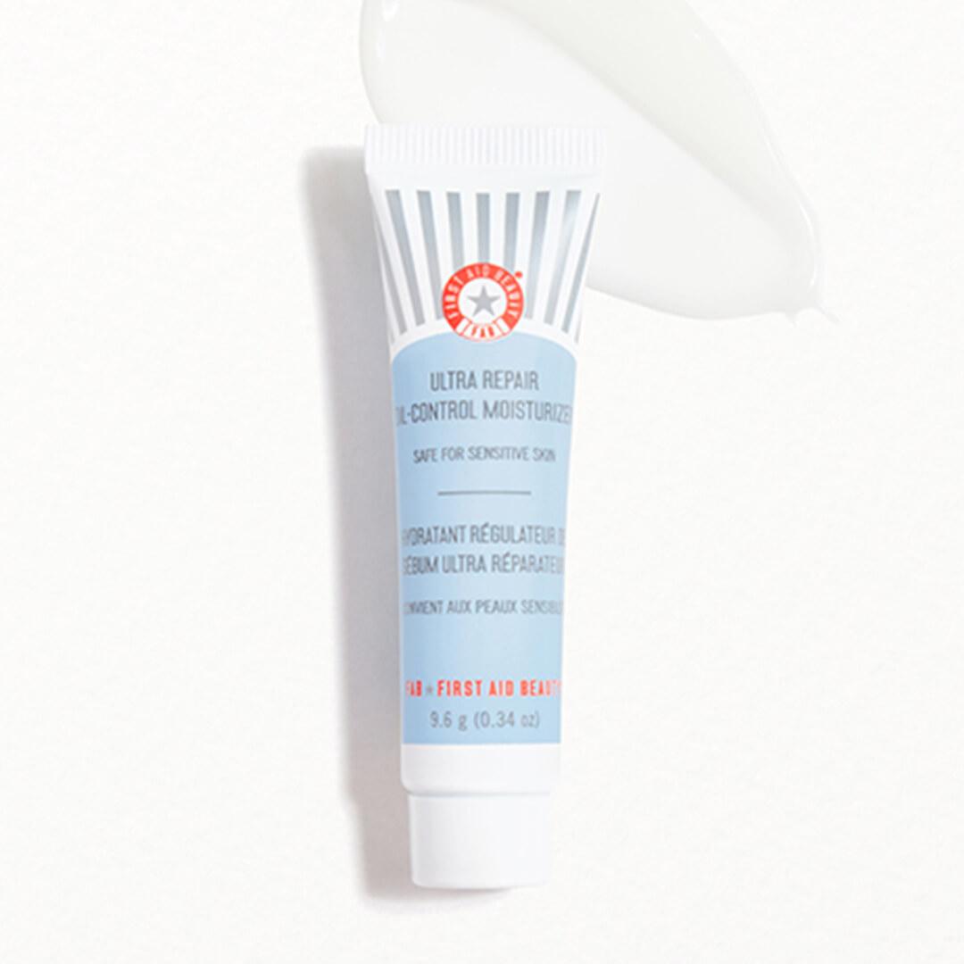 FIRST AID BEAUTY Ultra Repair Oil Control Moisturizer Mobile