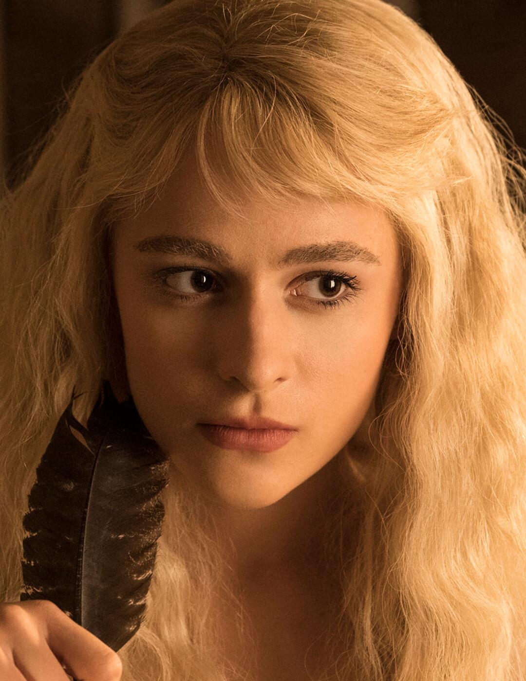 Sophia Anne Caruso as Sophie in Netflix's The School for Good and Evil Desktop