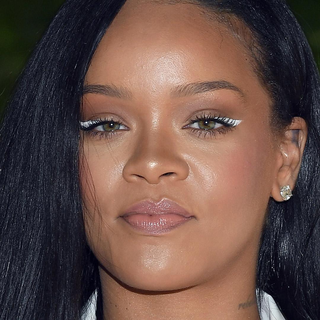 A photo of Rihanna with white eyeliner Desktop