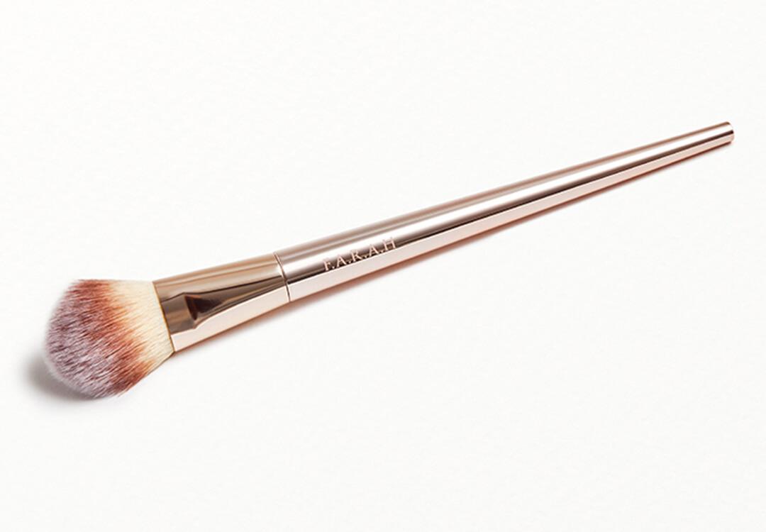 F.A.R.A.H. Pressed Powder Brush 620F Desktop