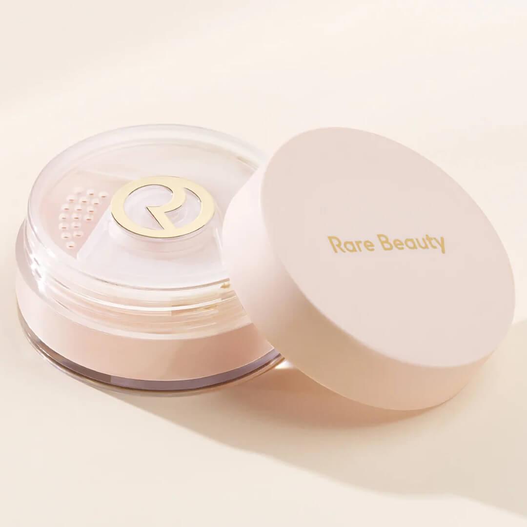 RARE BEAUTY Always an Optimist Soft Radiance Setting Powder Mobile
