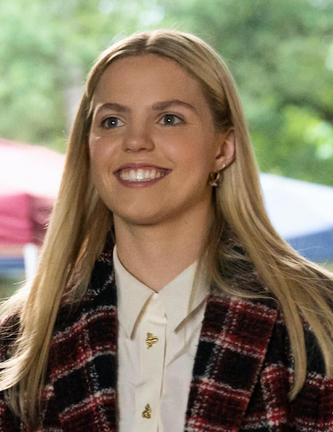 Close-up of Reneé Rapp as Leighton in the HBO Max series The Sex Lives of College Girls Mobile