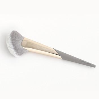 Ipsters signed up to receive the Glam Bag Ultimate in December might receive Complex Culture Contour • Bronzer Brush Mobile