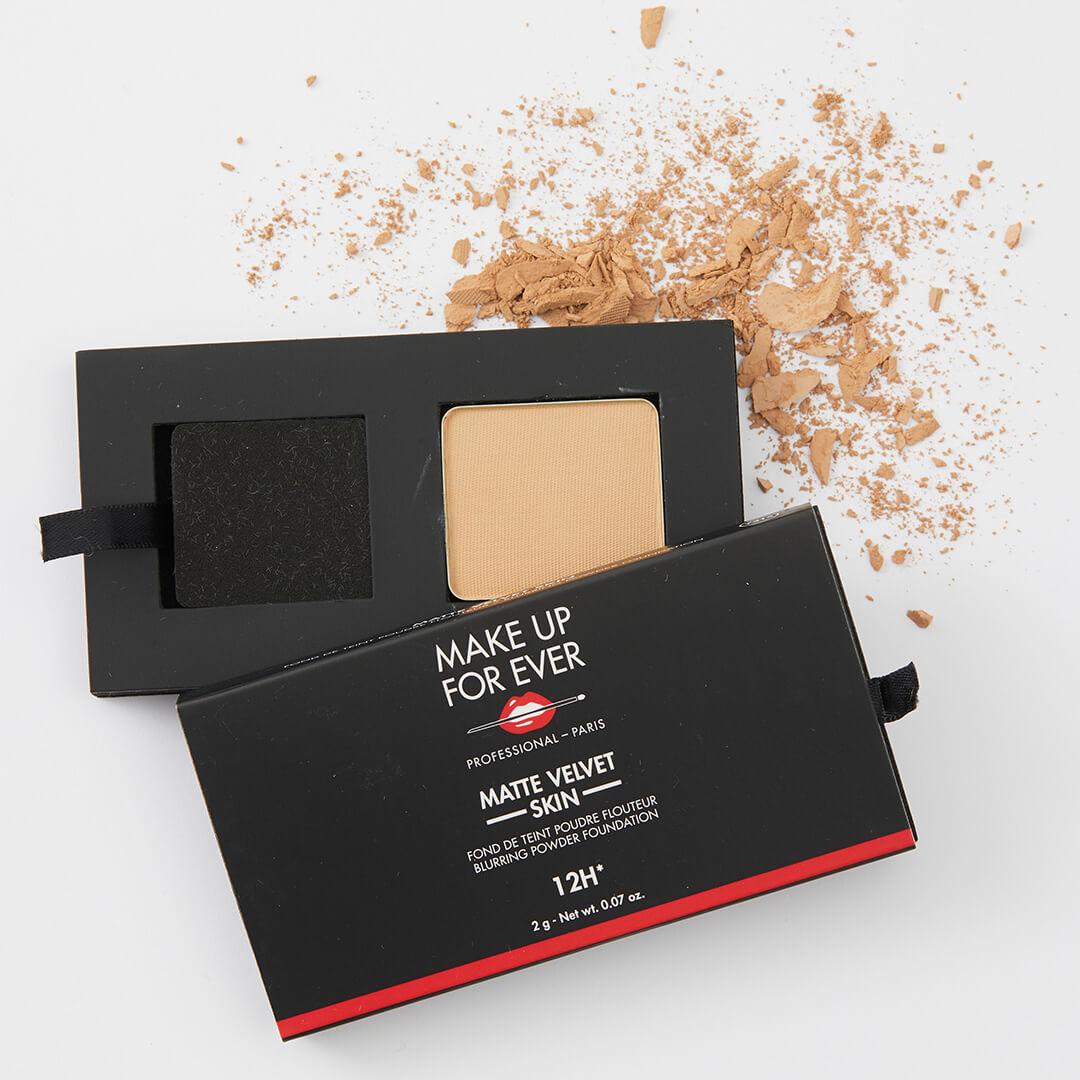 MAKE UP FOR EVER Matte Velvet Skin Blurring Powder Foundation Mobile