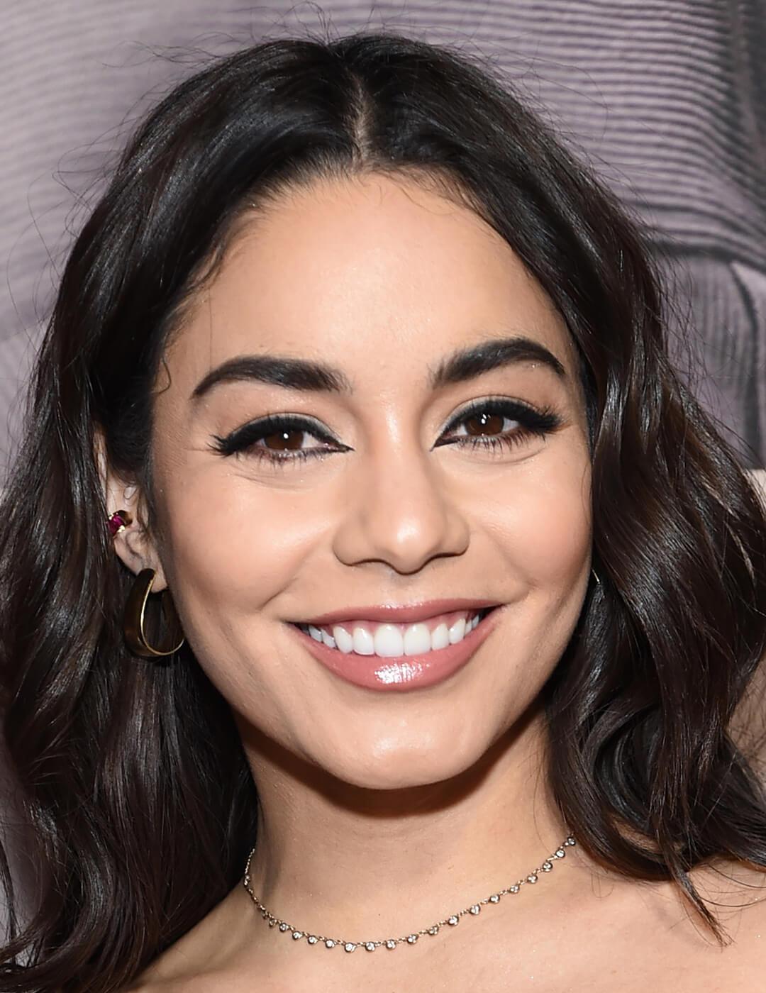 A photo of Vanessa Hudgens with a shag lob Mobile