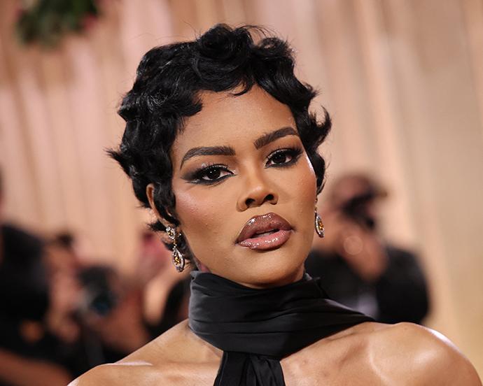 Teyana Taylor-s Shimmering Smoky Eyes thanksgiving-makeup-looks desktop